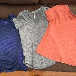 Athleta Xs Short Sleeve Tops - Blue, Gray, and Orange